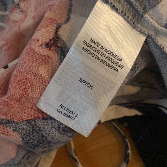 Lucky Brand Amelia wrap top size small NWOT - Picture 9 of 10